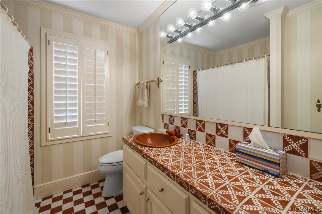 8703 Berwickshire Dr