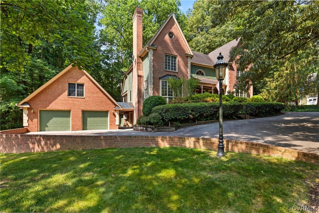 8703 Berwickshire Dr