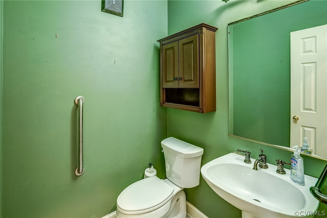 14270 Country Club Dr