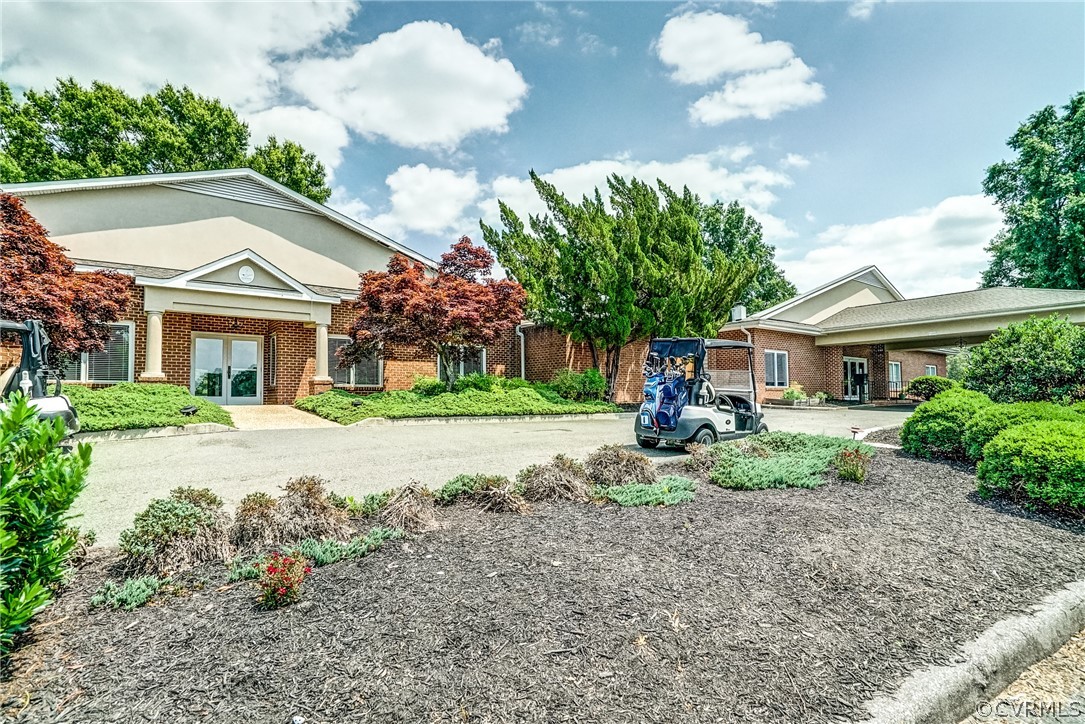 14270 Country Club Dr