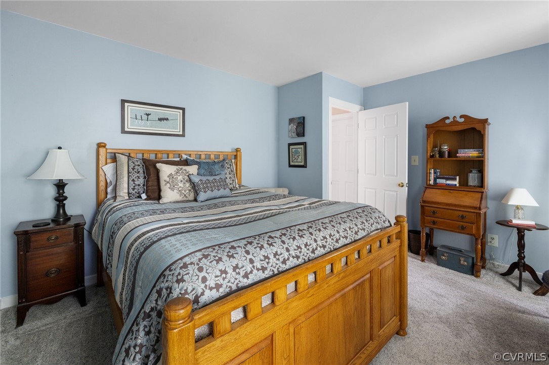 1608 Queens Point Dr