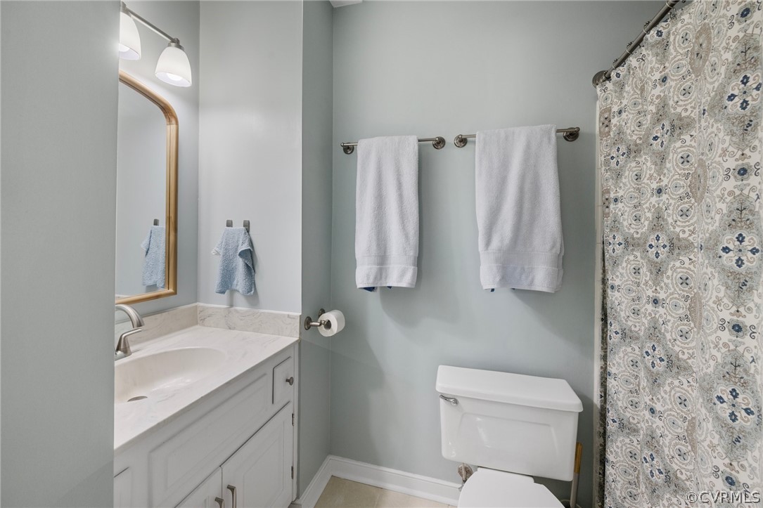 1608 Queens Point Dr