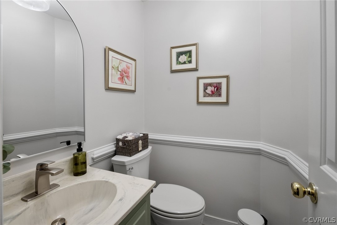 1608 Queens Point Dr