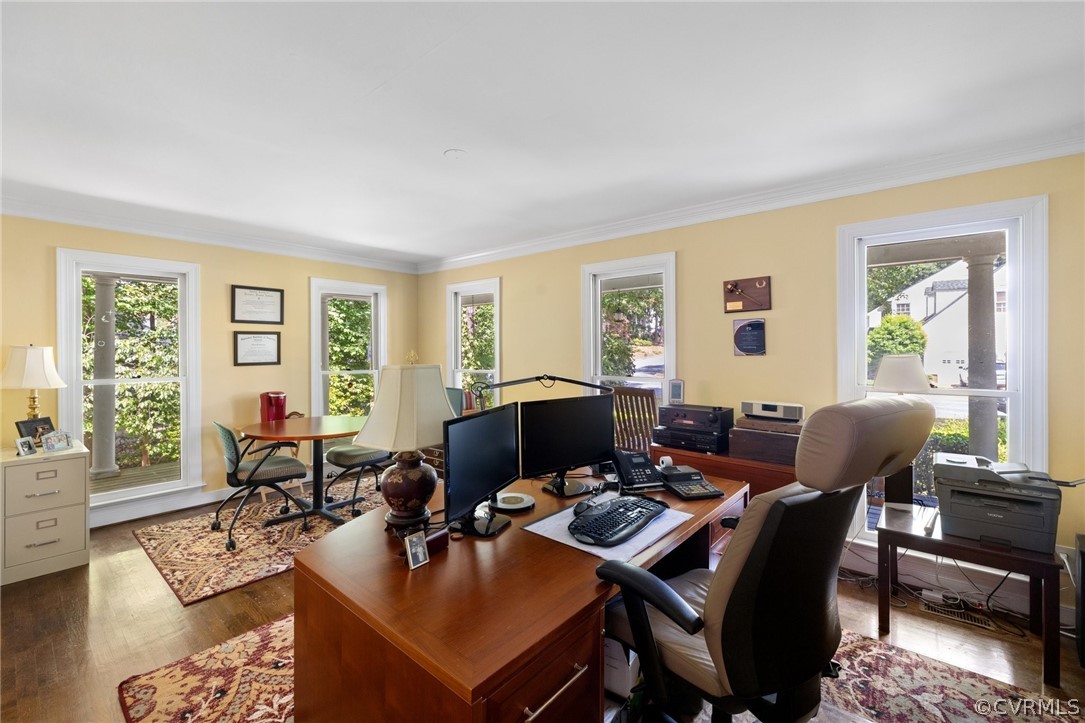 1608 Queens Point Dr