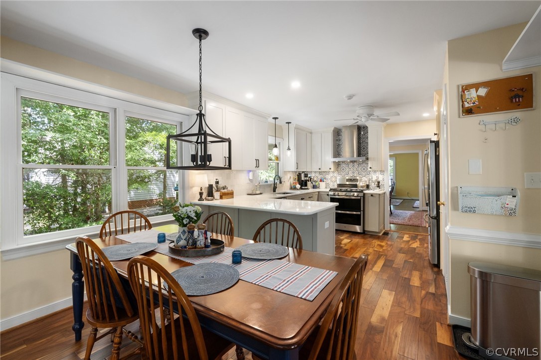 1608 Queens Point Dr