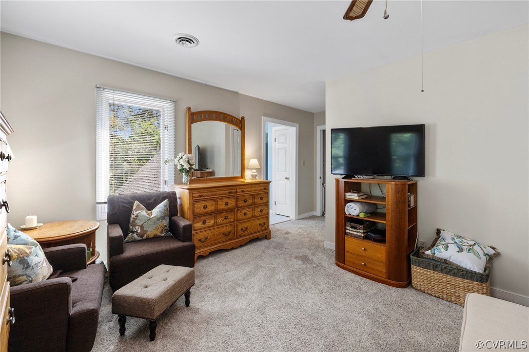 1608 Queens Point Dr