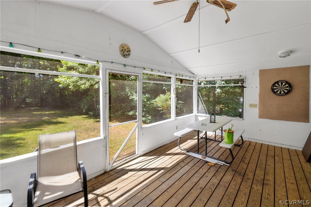 1608 Queens Point Dr