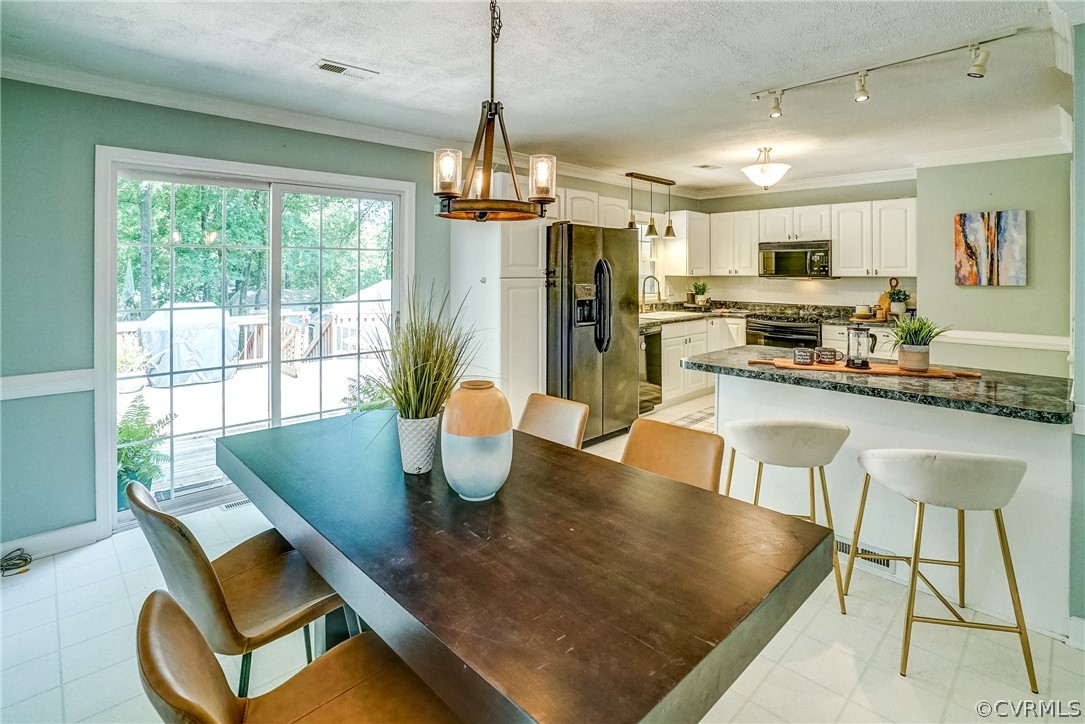 1520 Ednam Forest Dr