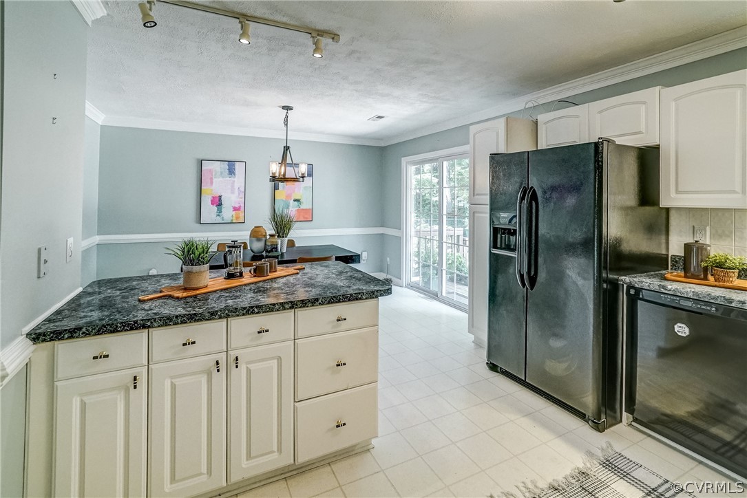 1520 Ednam Forest Dr