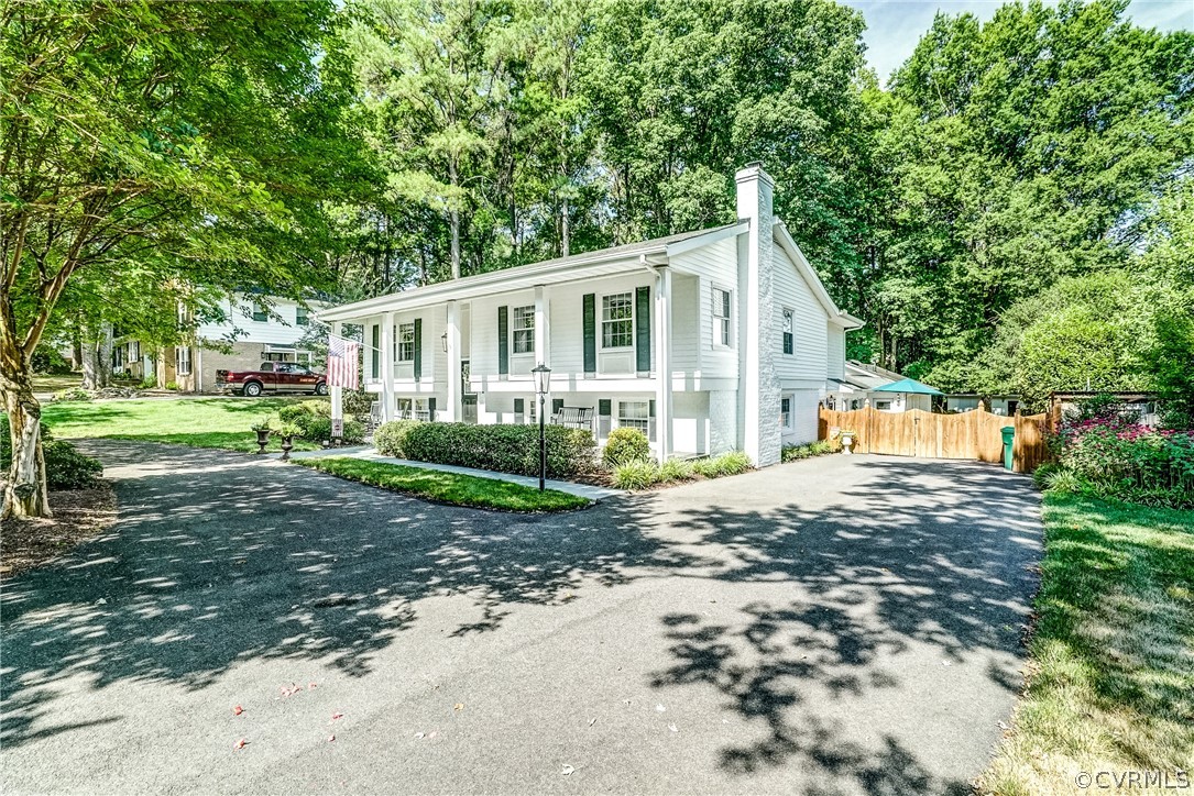 1520 Ednam Forest Dr