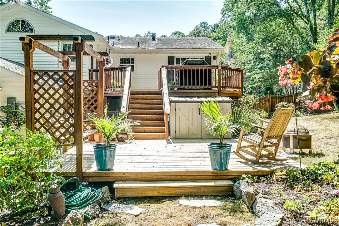 1520 Ednam Forest Dr