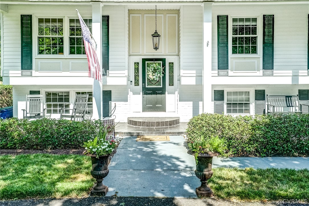 1520 Ednam Forest Dr