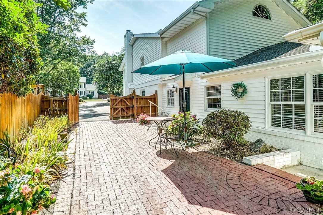 1520 Ednam Forest Dr