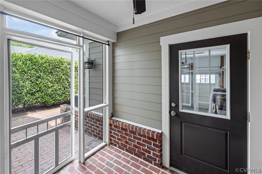 9438 Creek Summit Cir