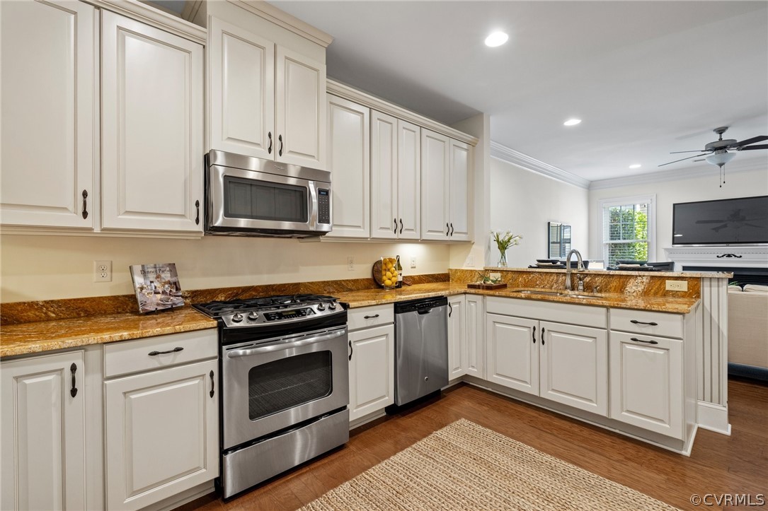 9438 Creek Summit Cir