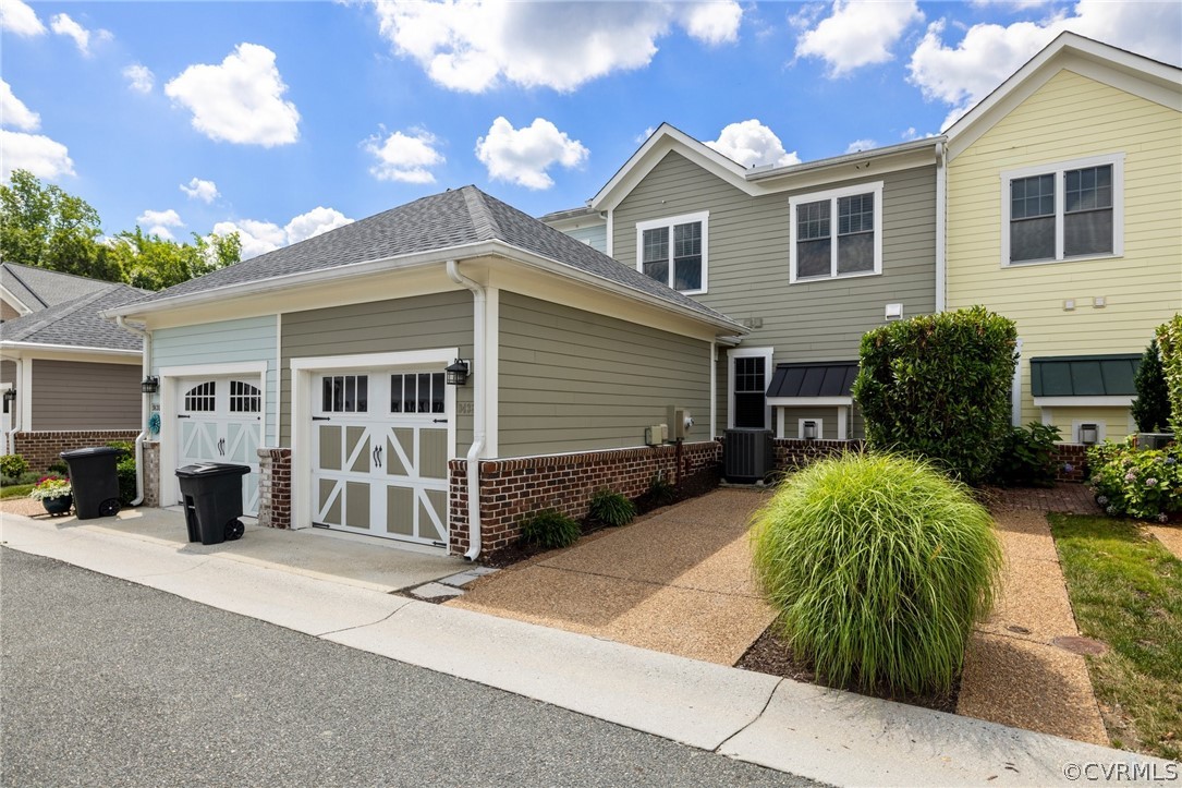 9438 Creek Summit Cir