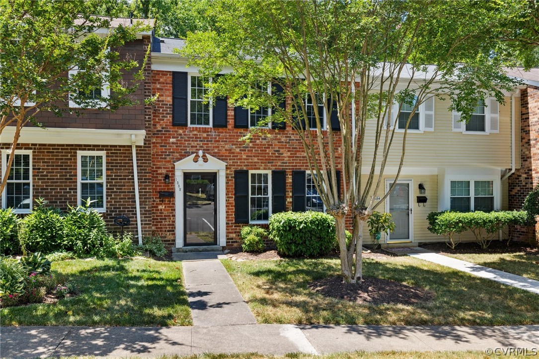 1582 Heritage Hill Dr