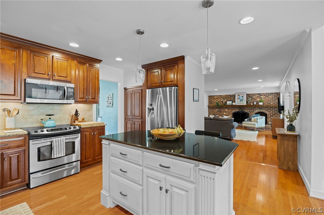 1613 Darrell Dr