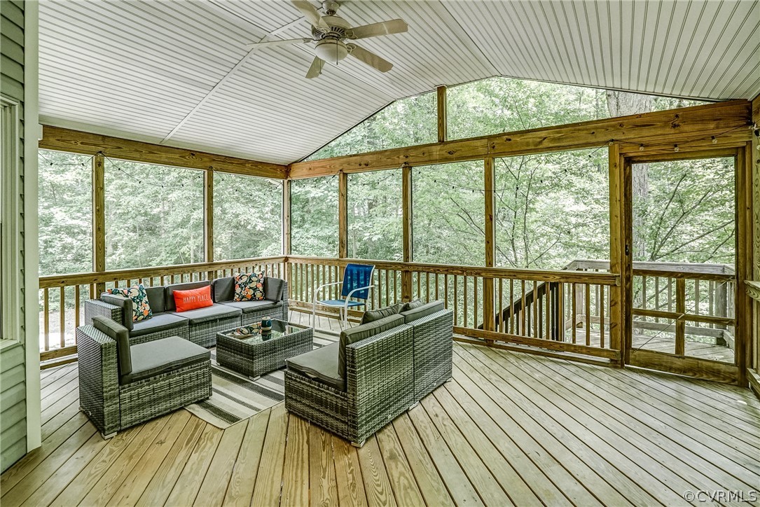 12220 Hunting Horn Ln