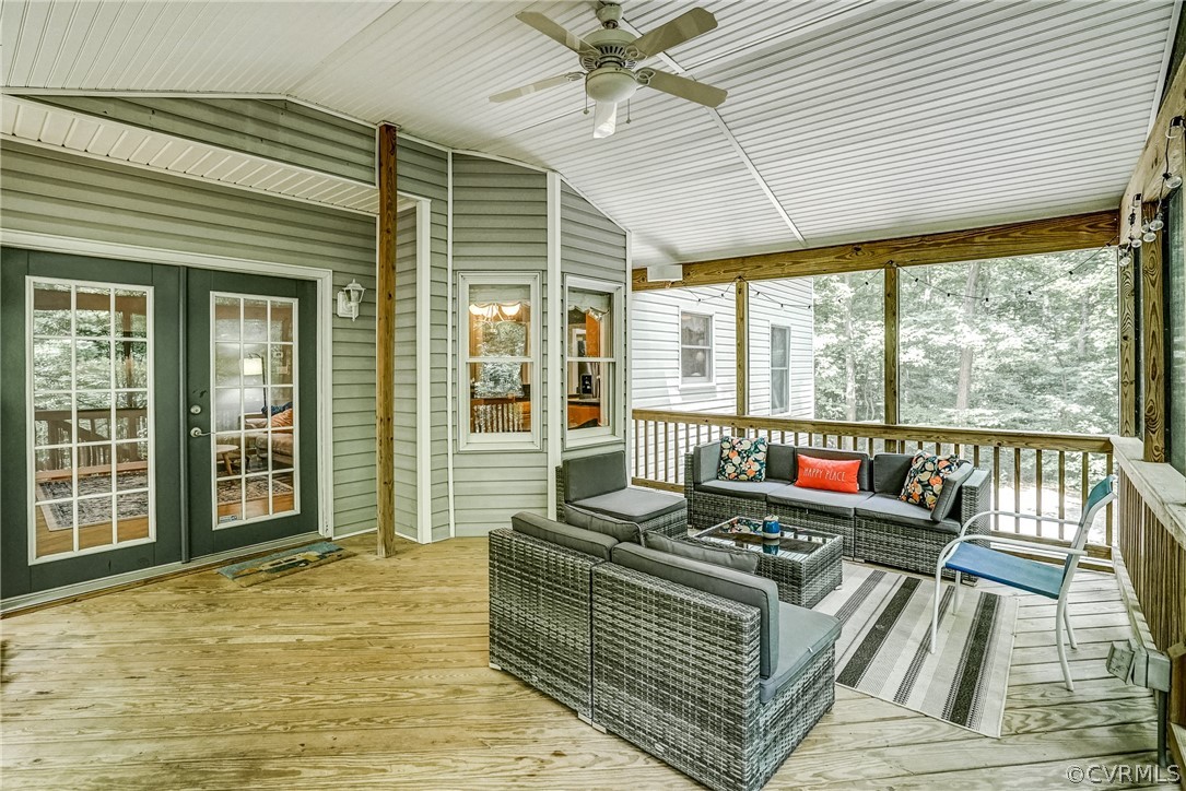 12220 Hunting Horn Ln