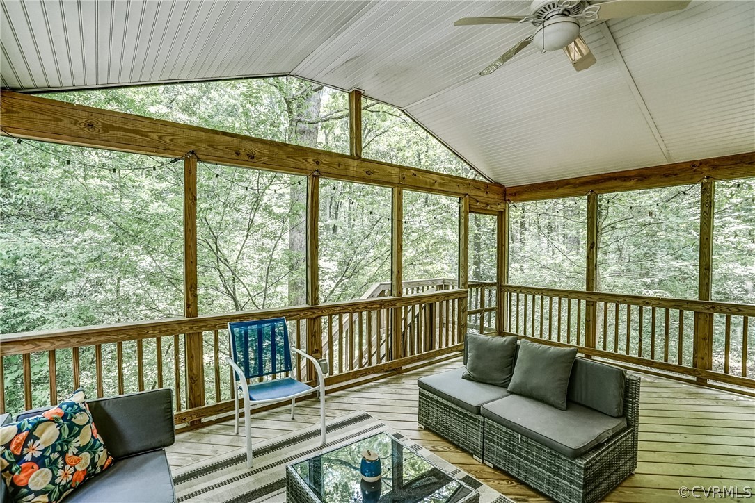 12220 Hunting Horn Ln