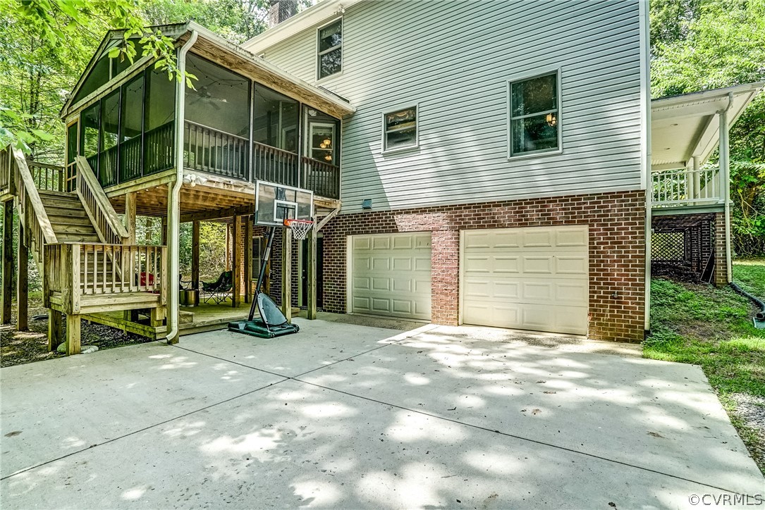 12220 Hunting Horn Ln