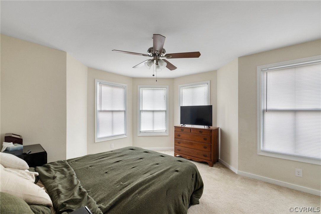 1121 Daniel St