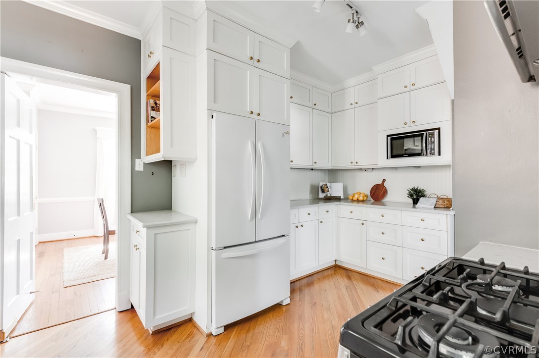 4530 E Seminary Ave