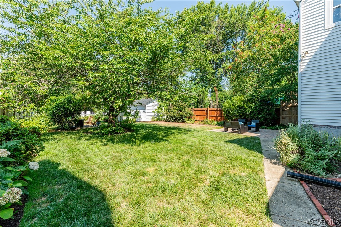 4530 E Seminary Ave
