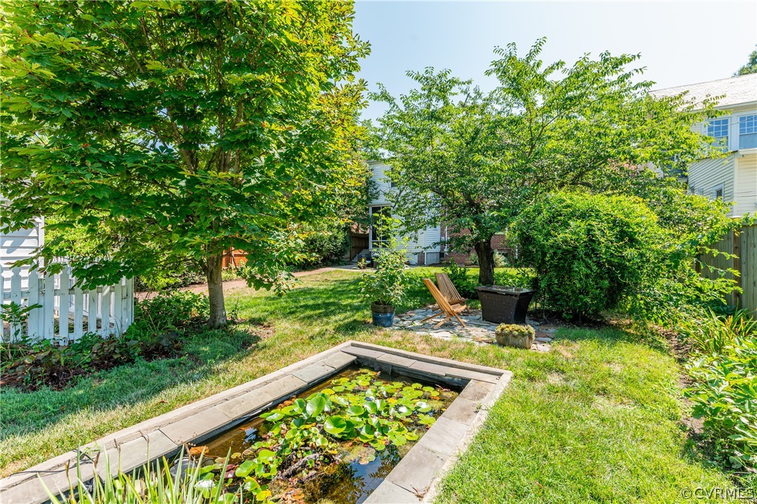 4530 E Seminary Ave