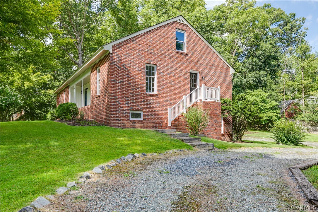 4421 Lynchester Dr