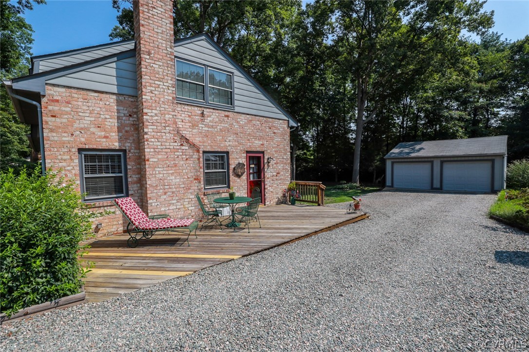 1609 Sandgate Rd