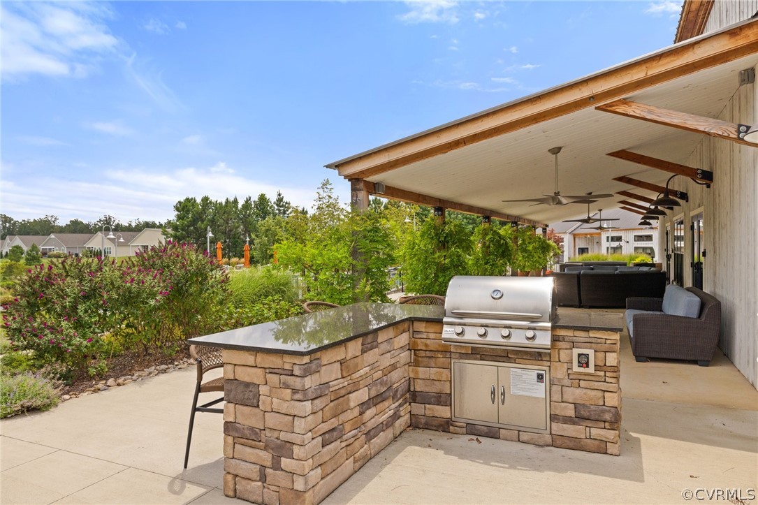 10428 Meadow Woods Ct