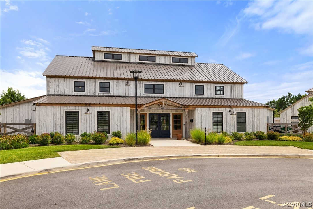 10428 Meadow Woods Ct