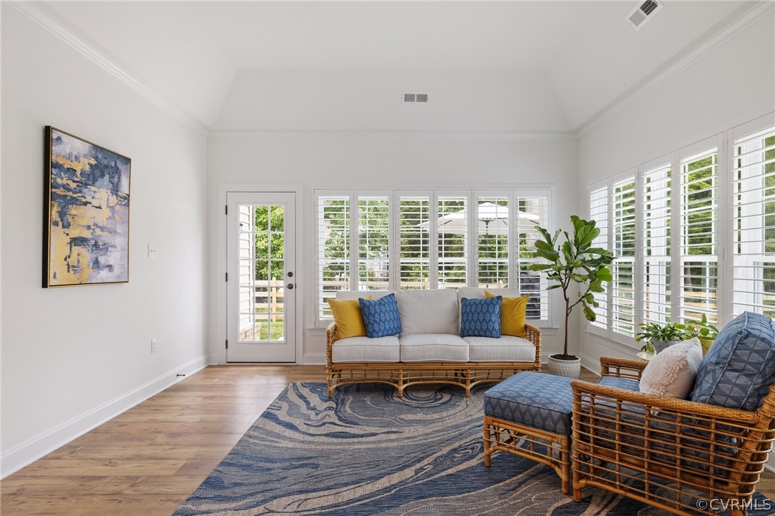 10428 Meadow Woods Ct