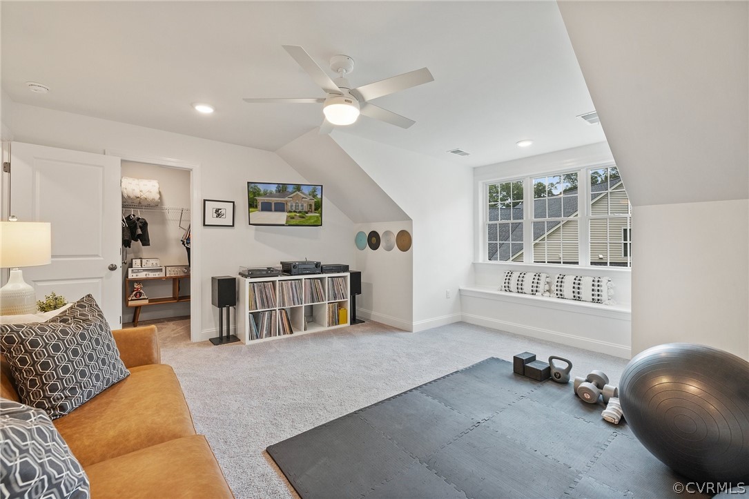 10428 Meadow Woods Ct