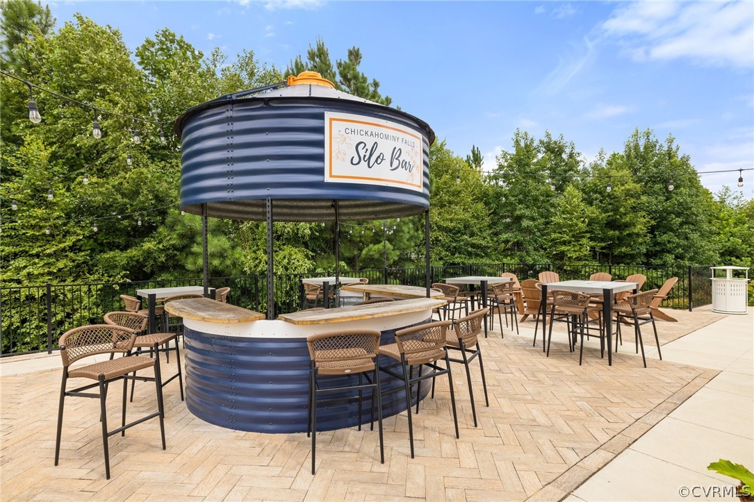 10428 Meadow Woods Ct