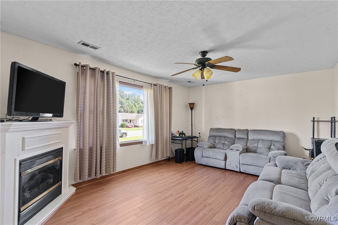 3213 Pinefields Dr