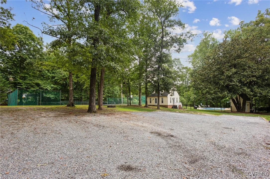 8493 Anderson Ct