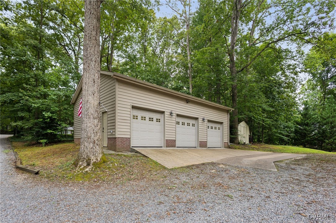 8493 Anderson Ct