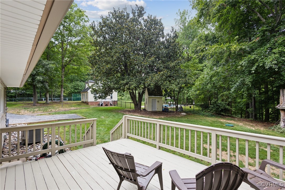 8493 Anderson Ct