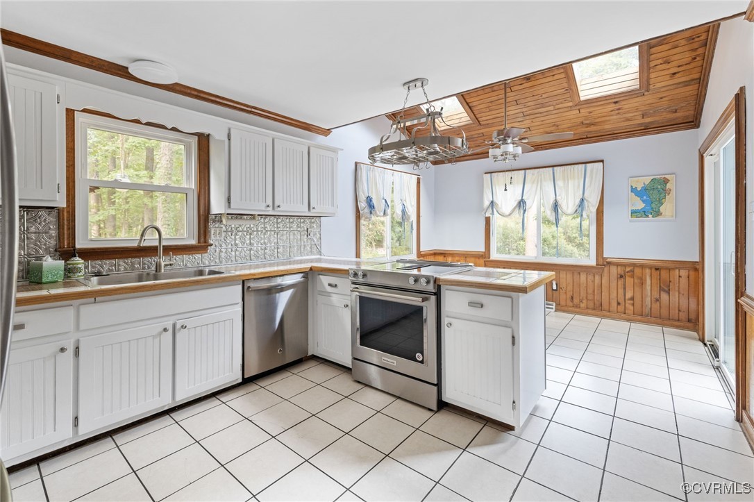 3202 Fortunes Ridge Rd