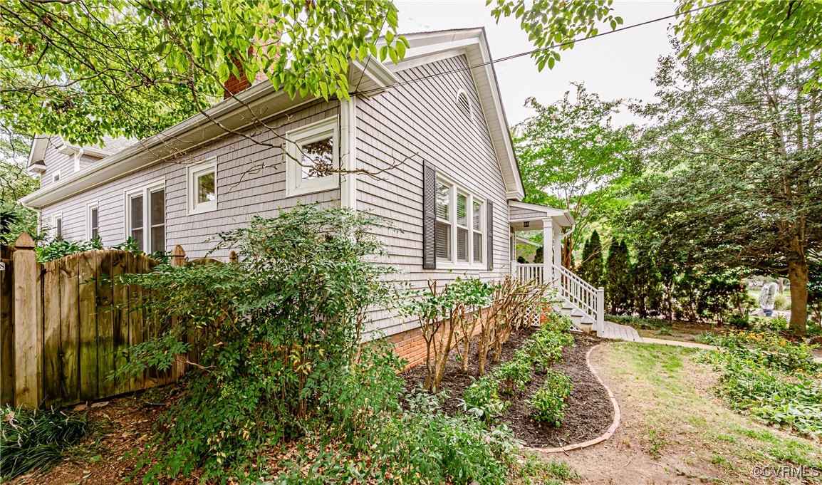 1203 W 47th St