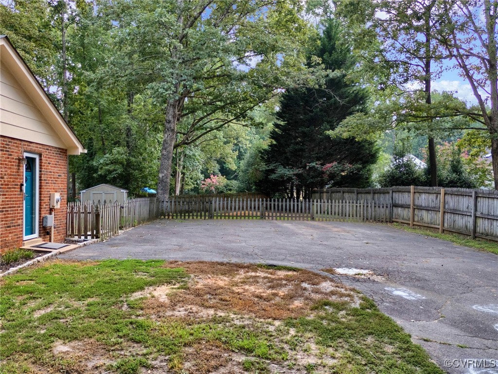 6829 Silliman Dr