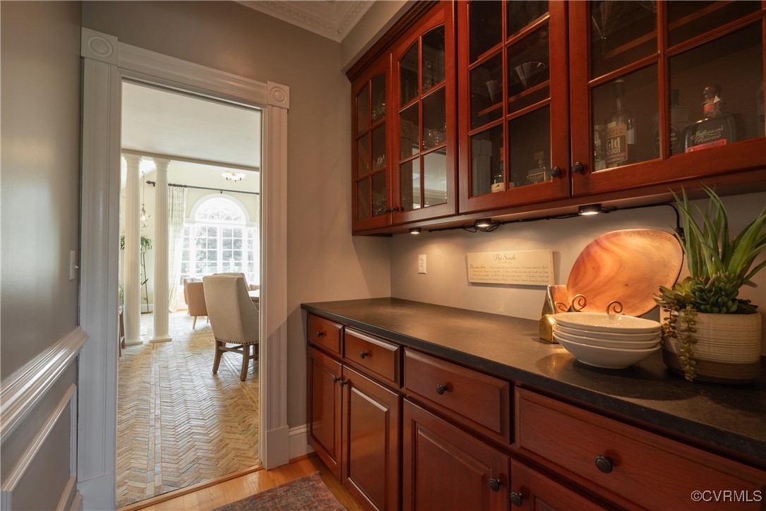 5492 Old Gainesmill Ln