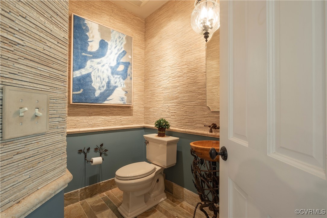 5492 Old Gainesmill Ln