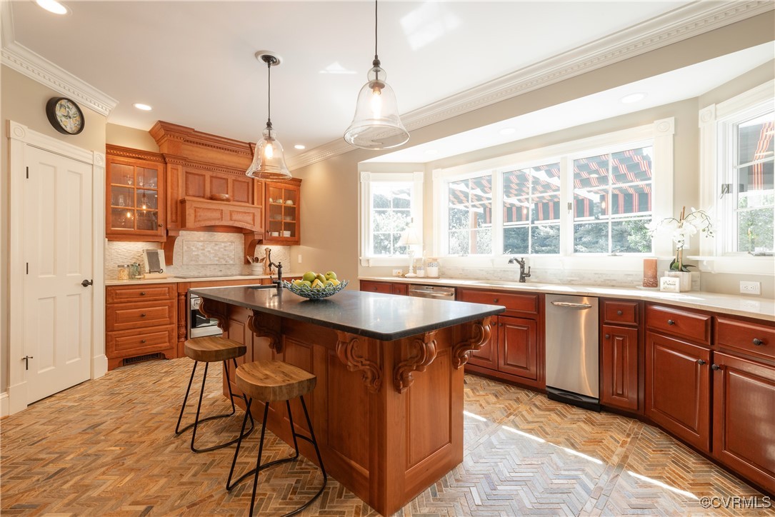 5492 Old Gainesmill Ln