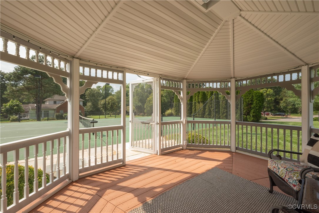 5492 Old Gainesmill Ln