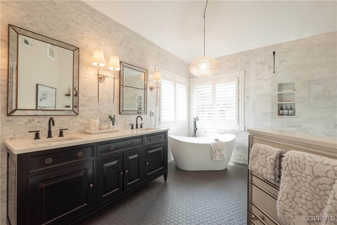 5492 Old Gainesmill Ln