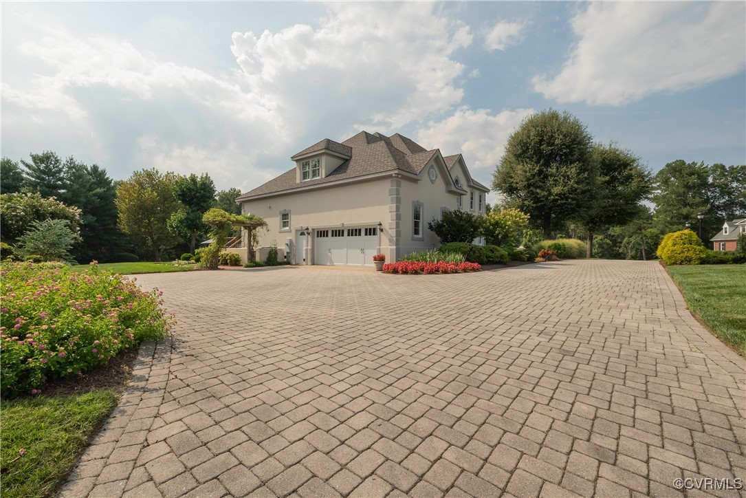 5492 Old Gainesmill Ln